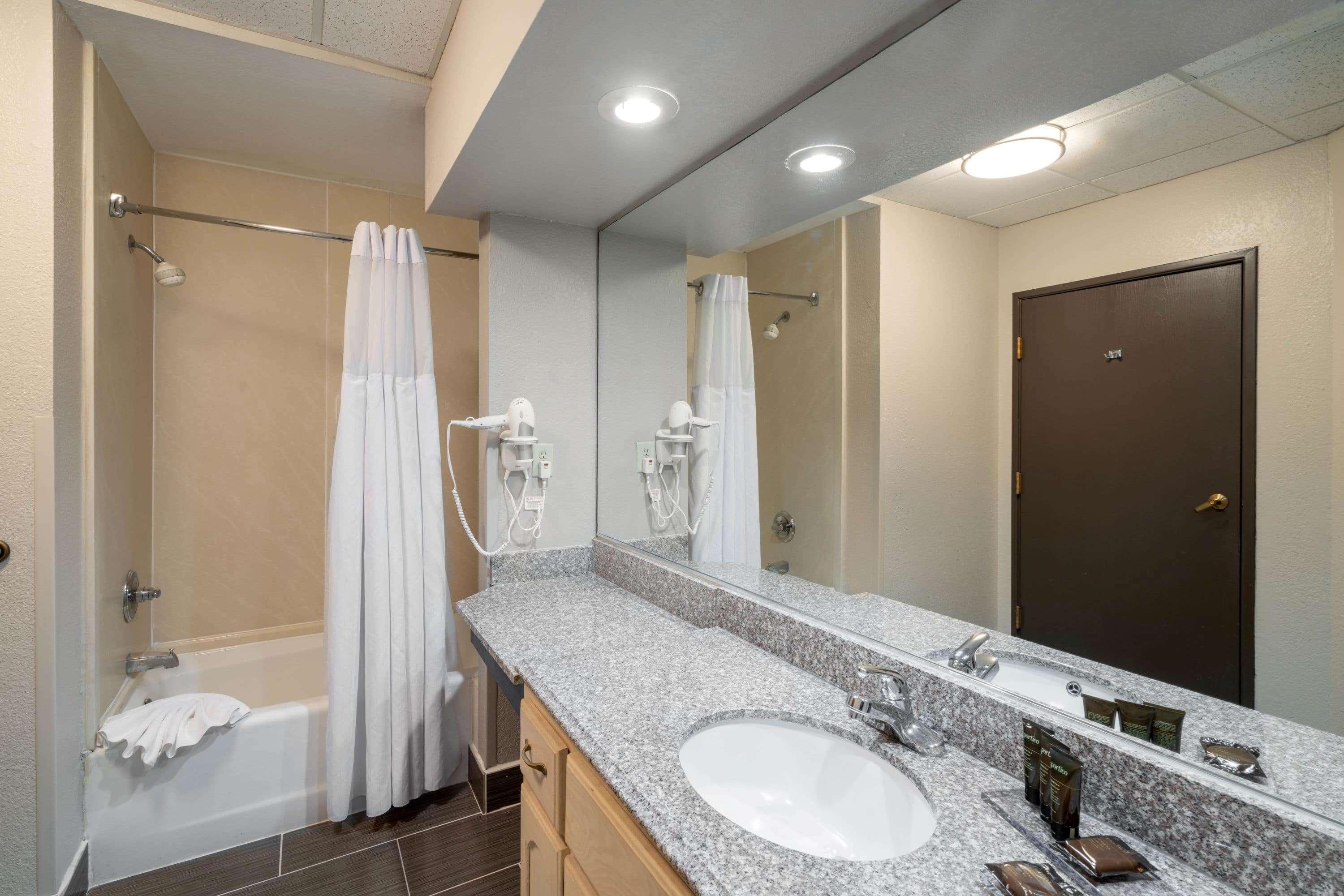 Wingate By Wyndham East 3*