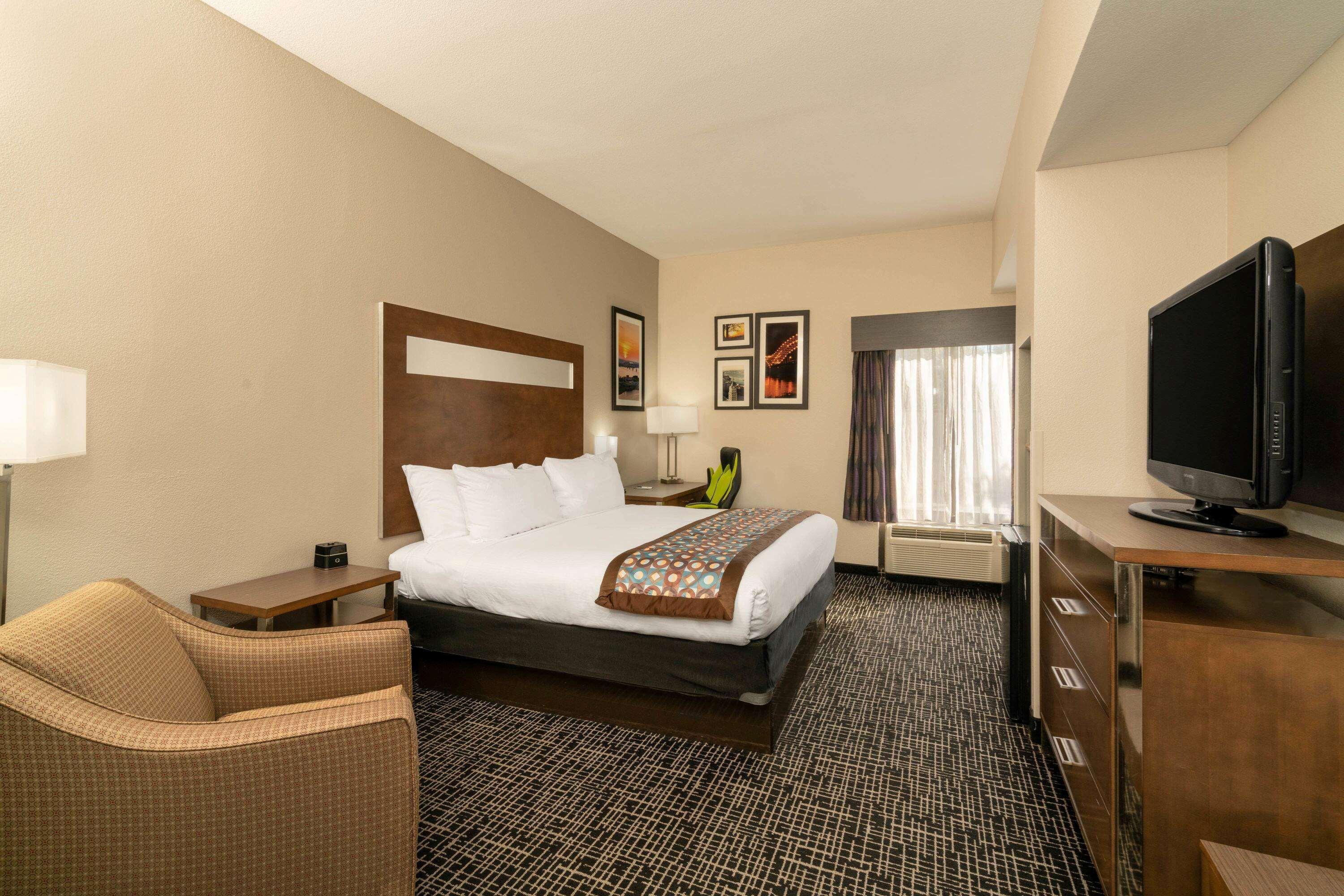 Hotel Wingate By Wyndham East