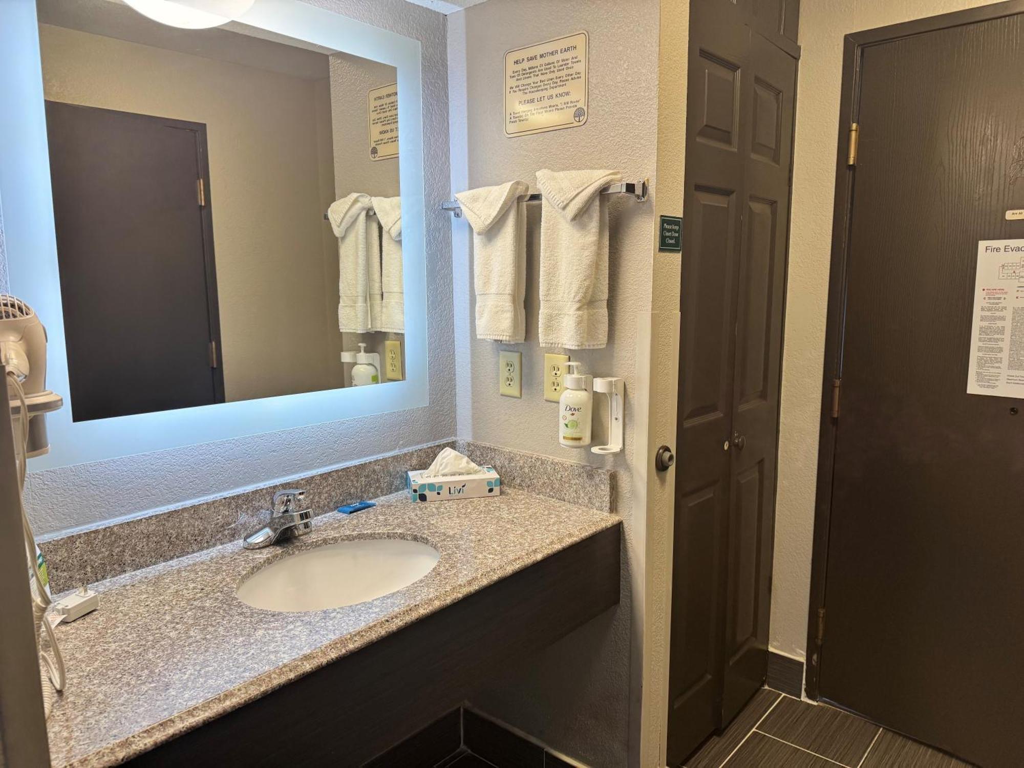 Hotel Wingate By Wyndham East Memphis