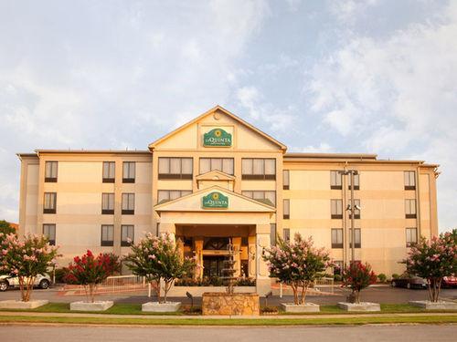 Hotel Wingate By Wyndham East Memphis
